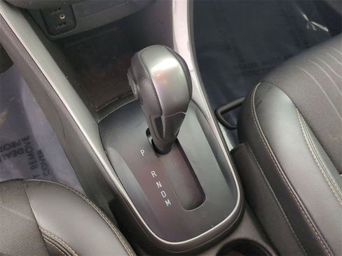 Certified 2022 Chevrolet Trax LT w/ LT Convenience Package image 15