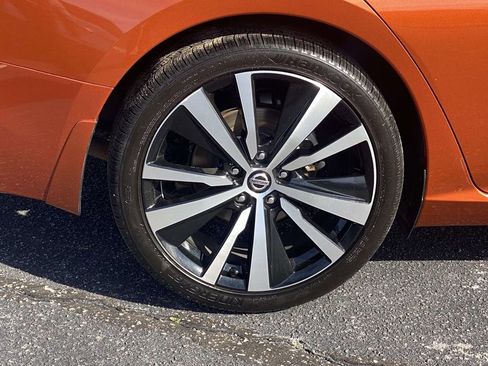 Used 2020 Nissan Altima 2.5 SR w/ Premium Package image 7