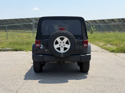 Used 2017 Jeep Wrangler Unlimited Sport w/ Quick Order Package 24S AWD/4WD image 4
