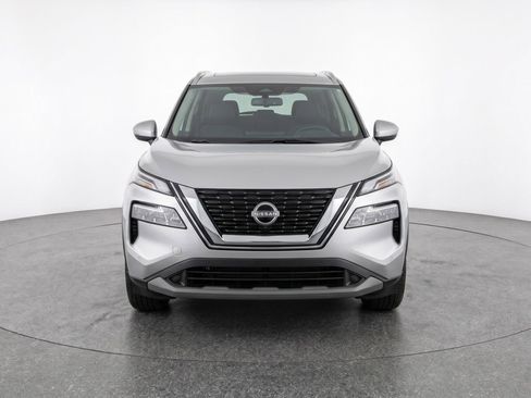 Used 2025 Nissan Rogue SV AWD/4WD image 2