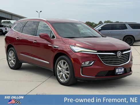 Used 2023 Buick Enclave Premium AWD/4WD image 2