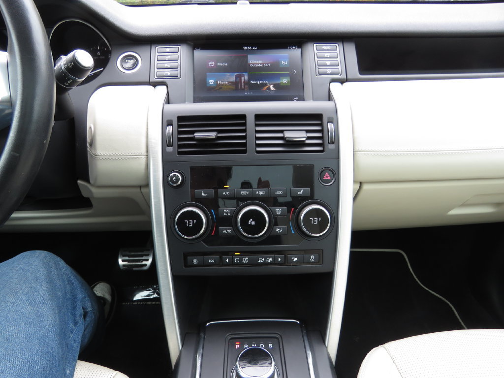Used 2019 Land Rover Discovery Sport HSE Luxury AWD/4WD image 26