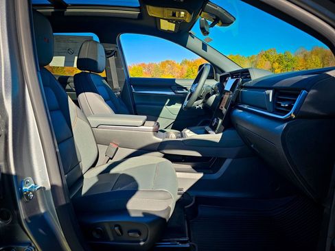 New 2026 GMC Terrain AT4 w/ Convenience Package III image 42