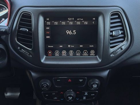 Used 2019 Jeep Compass Trailhawk AWD/4WD image 4