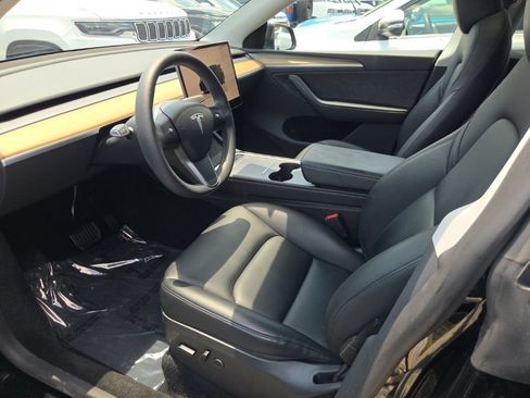 Used 2023 Tesla Model Y Long Range AWD/4WD image 3