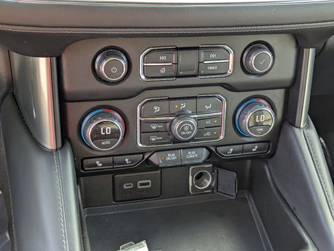 Used 2022 Chevrolet Tahoe Z71 image 25