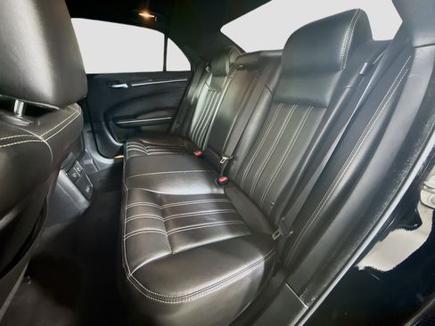 Used 2019 Chrysler 300 S RWD image 25