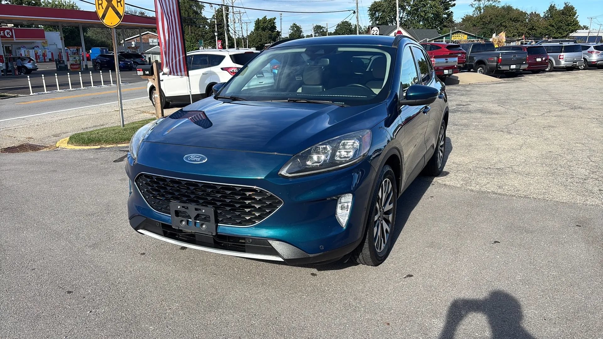 Used 2020 Ford Escape Titanium AWD/4WD image 2