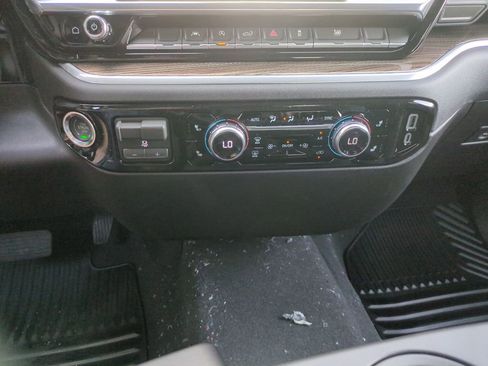 New 2026 GMC Sierra 1500 Elevation image 14