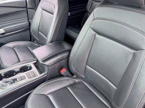 Used 2024 Ford Explorer XLT w/ Equipment Group 202A image 18