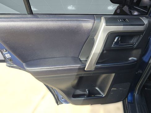 Used 2020 Toyota 4Runner SR5 image 21