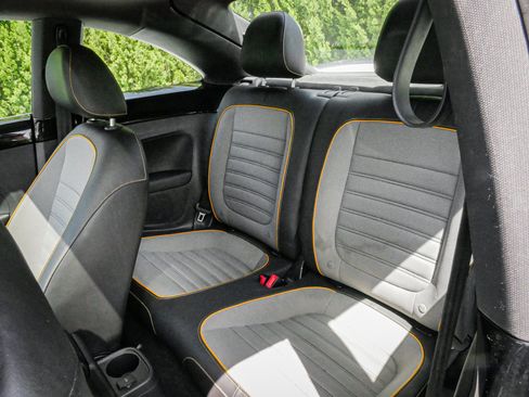 Used 2017 Volkswagen Beetle 1.8T Dune FWD image 30