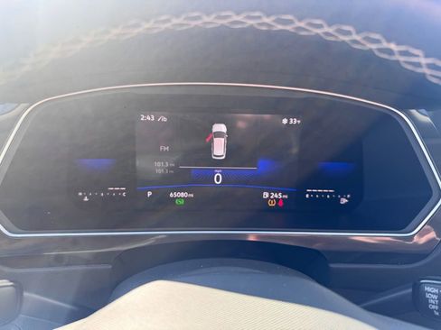 Used 2023 Volkswagen Tiguan SE image 17