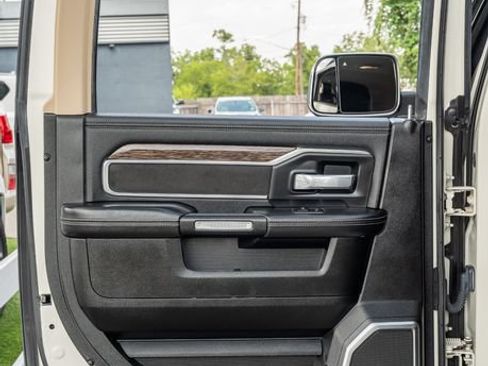 Used 2019 RAM 2500 Laramie AWD/4WD image 32