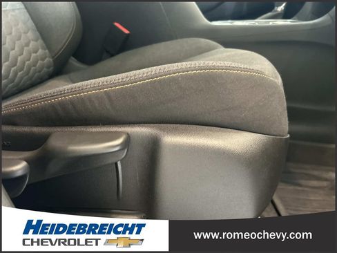 Used 2020 Chevrolet Equinox LT w/ Driver Convenience Package FWD image 35