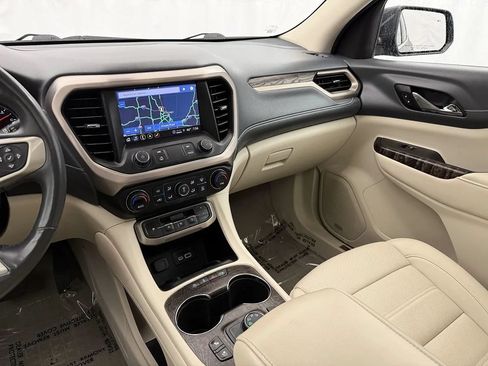 Used 2021 GMC Acadia Denali w/ Denali Technology Package AWD/4WD image 17