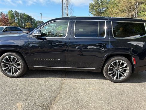 Used 2025 Jeep Grand Wagoneer Series III AWD/4WD image 11