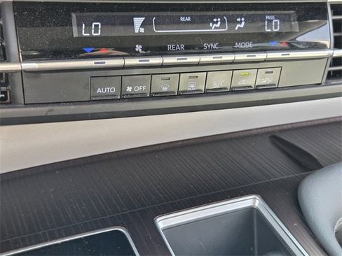 Used 2021 Toyota Sienna LE image 21