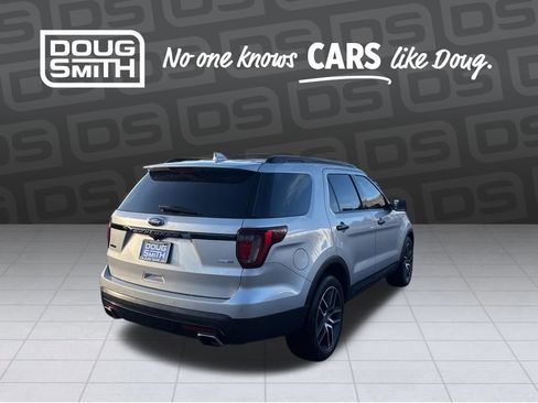 Used 2017 Ford Explorer Sport w/ Equipment Group 401A image 5