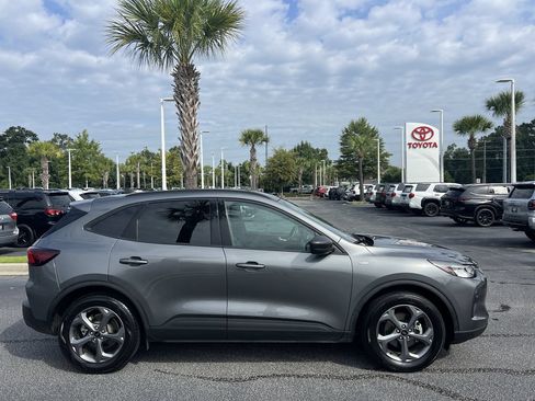 Used 2025 Ford Escape ST-Line FWD image 11