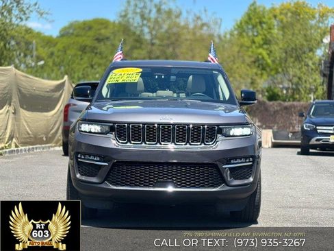 Used 2022 Jeep Grand Cherokee Limited AWD/4WD image 2