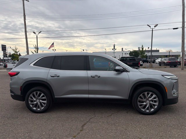 Used 2025 Buick Enclave Preferred AWD/4WD image 8