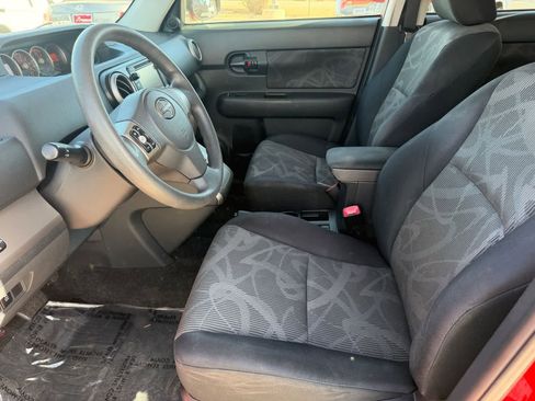 Used 2014 Scion xB FWD image 14