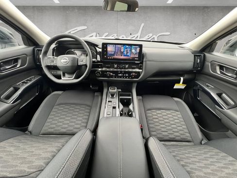 New 2026 Nissan Pathfinder SV image 20