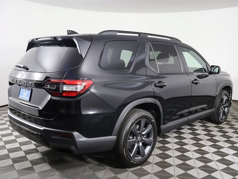 New 2026 Honda Pilot Sport image 5