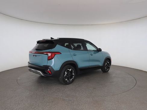 Used 2023 Honda HR-V LX image 18
