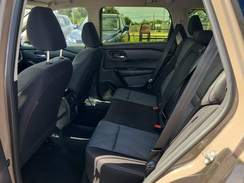Used 2024 Nissan Rogue SV FWD image 11