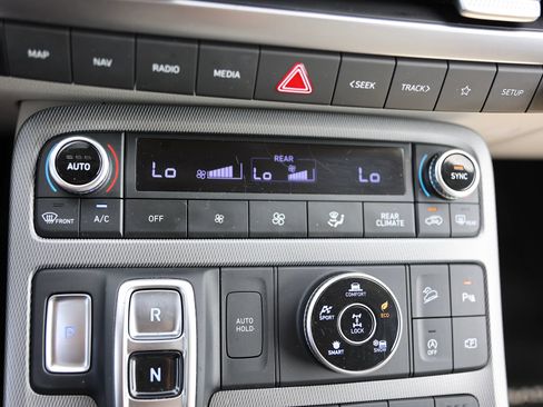 Certified 2023 Hyundai Palisade Limited AWD/4WD image 31