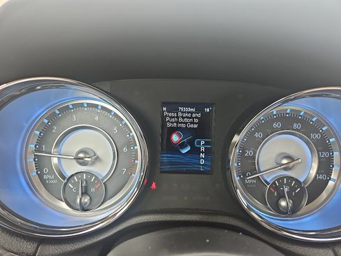 Used 2013 Chrysler 300 RWD image 14