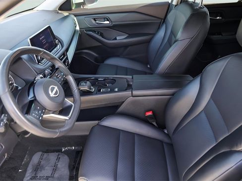 Used 2023 Nissan Rogue SV w/ SV Premium B Package image 12