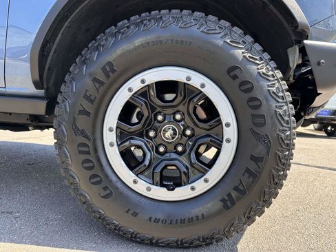 Used 2025 Ford Bronco Badlands AWD/4WD image 7