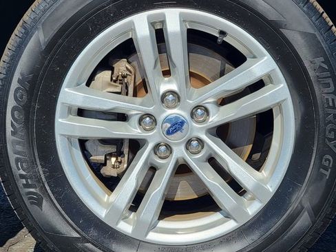 Certified 2023 Ford Explorer XLT w/ Equipment Group 202A AWD/4WD image 17