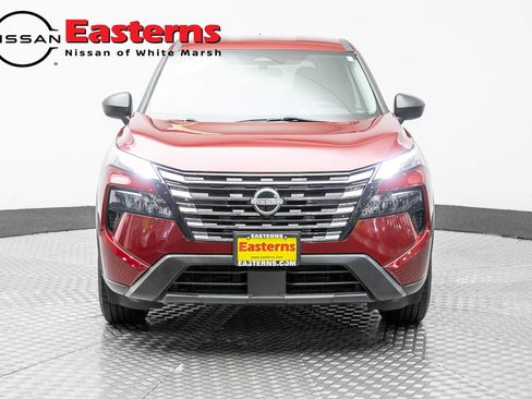 Used 2024 Nissan Rogue S AWD/4WD image 2