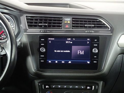 Used 2019 Volkswagen Tiguan SE image 28