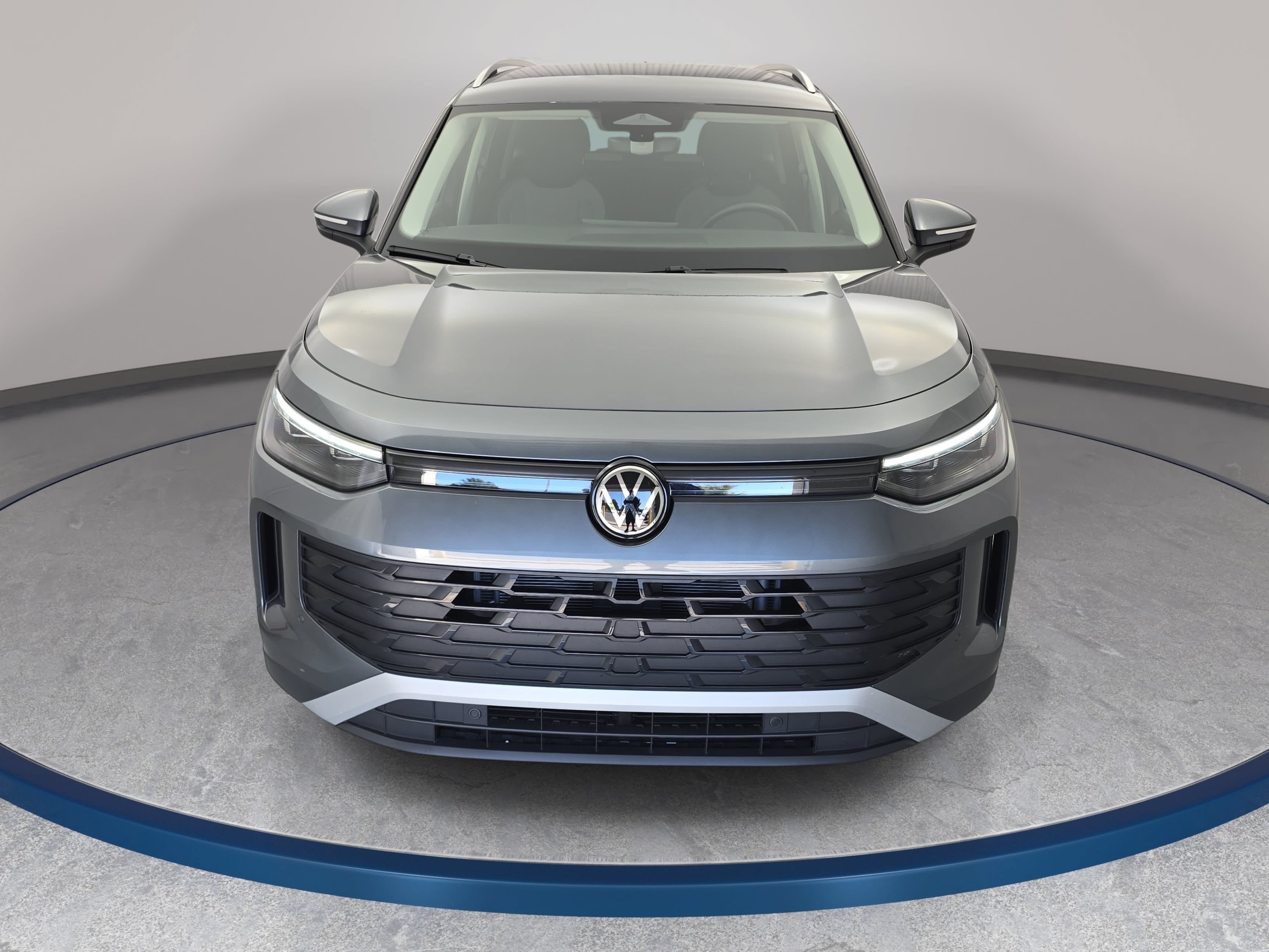 Used 2025 Volkswagen Tiguan S w/ 18" Wheel Package AWD/4WD image 2