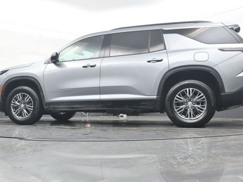 Certified 2025 Chevrolet Traverse LT image 29