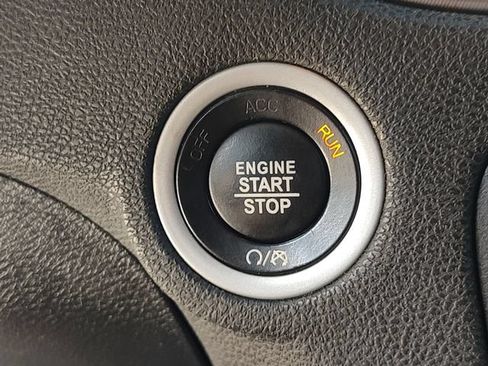 Used 2023 Dodge Charger SXT RWD image 18