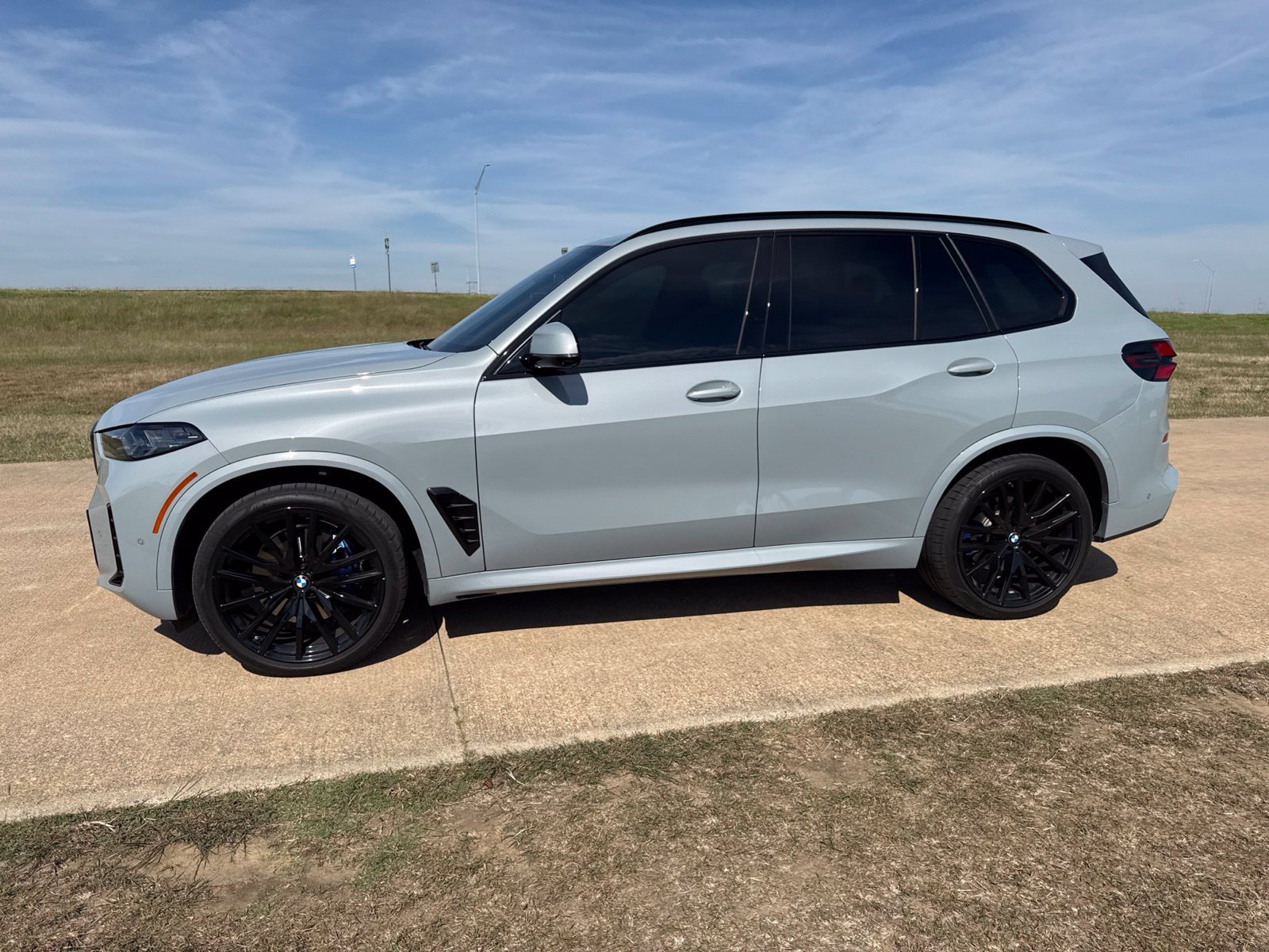 Used 2025 BMW X5 xDrive40i w/ Executive Package AWD/4WD image 4