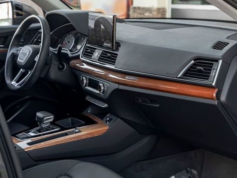 Used 2023 Audi Q5 2.0T Premium w/ Convenience Package image 32