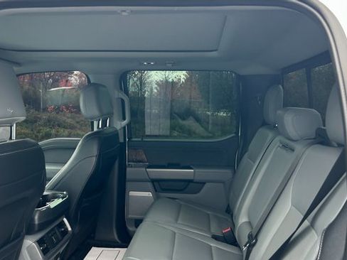 Used 2022 Ford F150 Lariat w/ Equipment Group 502A High image 33