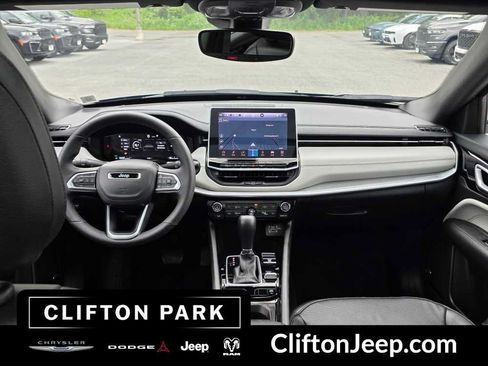 Used 2025 Jeep Compass Limited w/ Elite Group AWD/4WD image 25