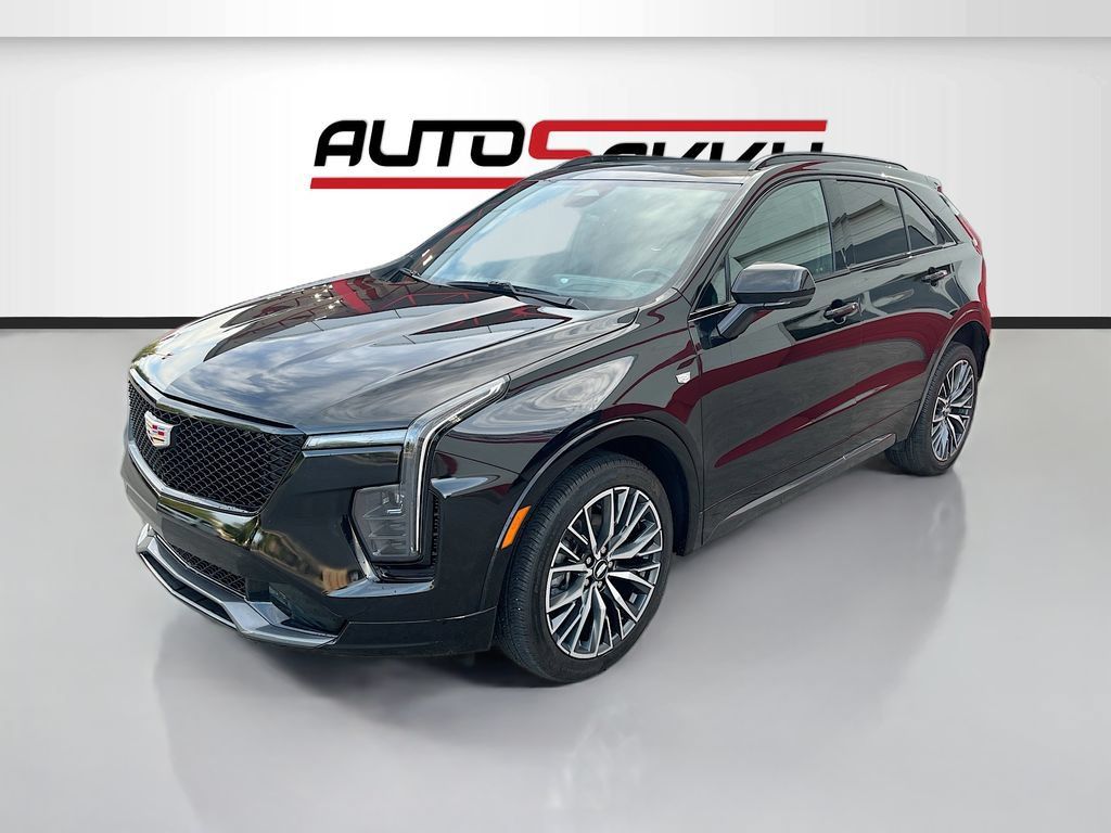 Used 2024 Cadillac XT4 Sport w/ Technology Package AWD/4WD image 3