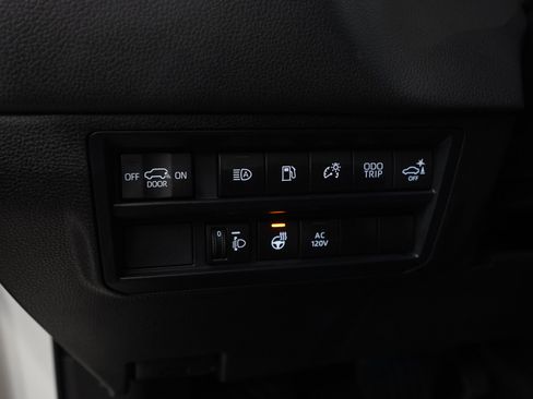 Used 2025 Toyota Sequoia SR5 w/ SR5 Premium Package AWD/4WD image 26