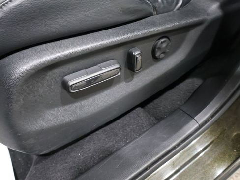 Used 2017 Honda CR-V Touring image 12