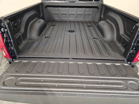 New 2026 RAM 2500 Laramie AWD/4WD image 24