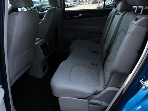 Certified 2025 Volkswagen Atlas SE image 22